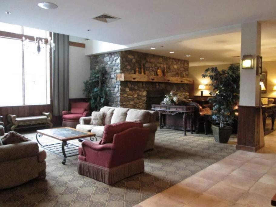 Spacious 3Br 3Ba Sleeps 8 Ski On Off Jiminy Mountain Resort 핸콕 외부 사진