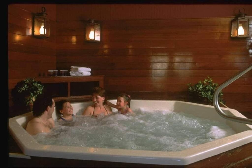 Spacious 3Br 3Ba Sleeps 8 Ski On Off Jiminy Mountain Resort 핸콕 외부 사진